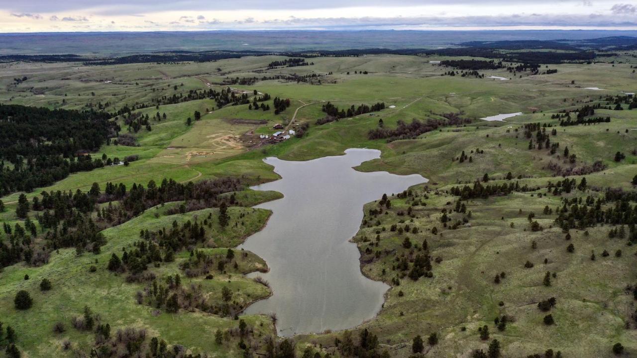 Devils Tower Lake Guest Ranchヴィラ エクステリア 写真